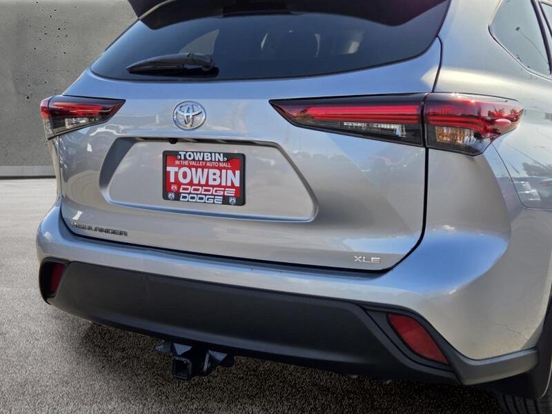 Used 2025 Silver Toyota XLE image 6