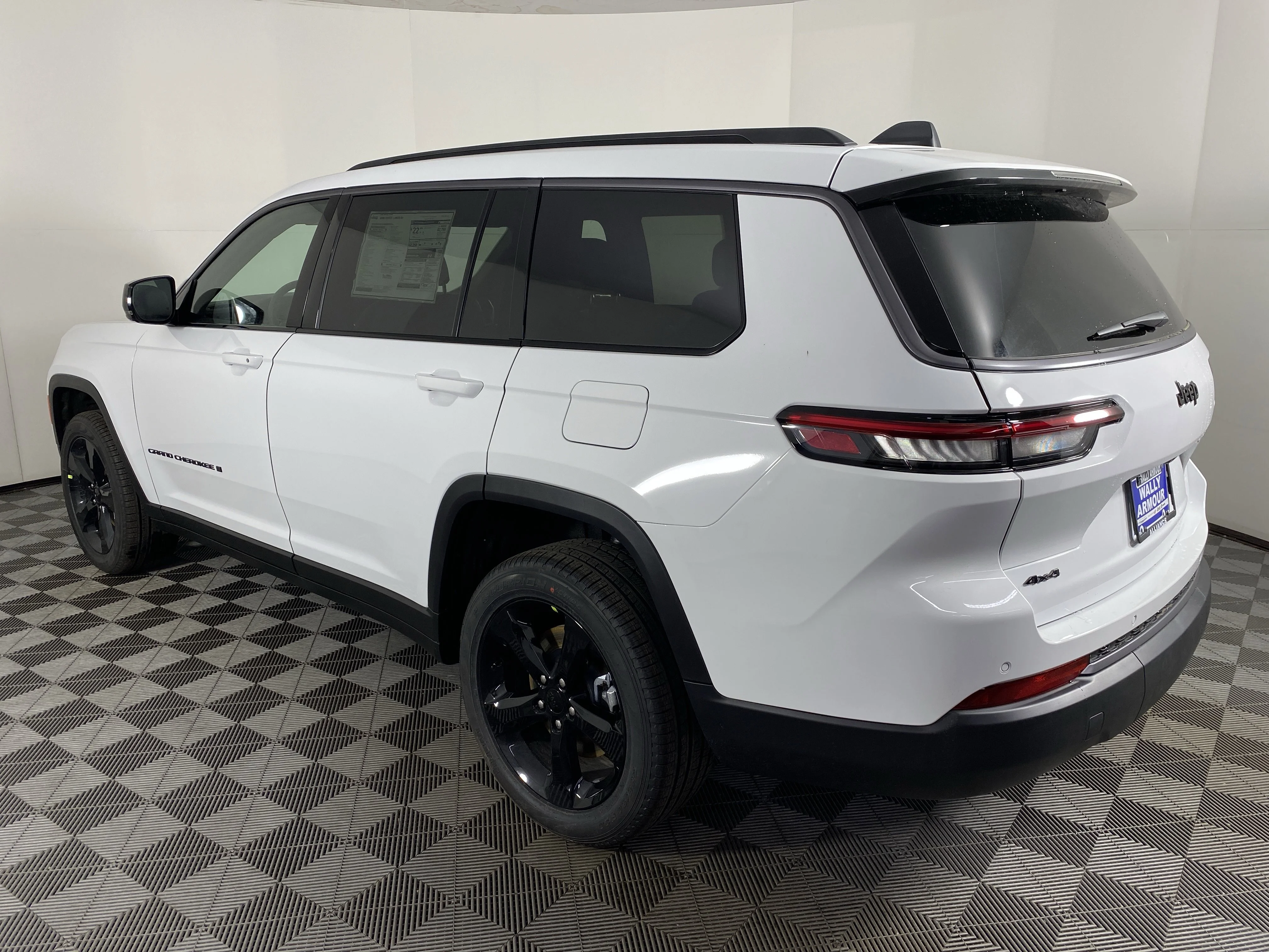 New 2026 Bright White Clear-Coat Exterior Paint Jeep Limited image 10