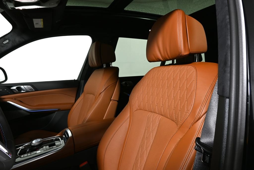 New 2027 Black Sapphire Metallic BMW M60i image 16