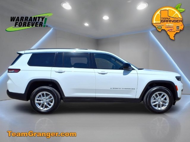 New 2026 Bright White Clear-Coat Exterior Paint Jeep Laredo image 5