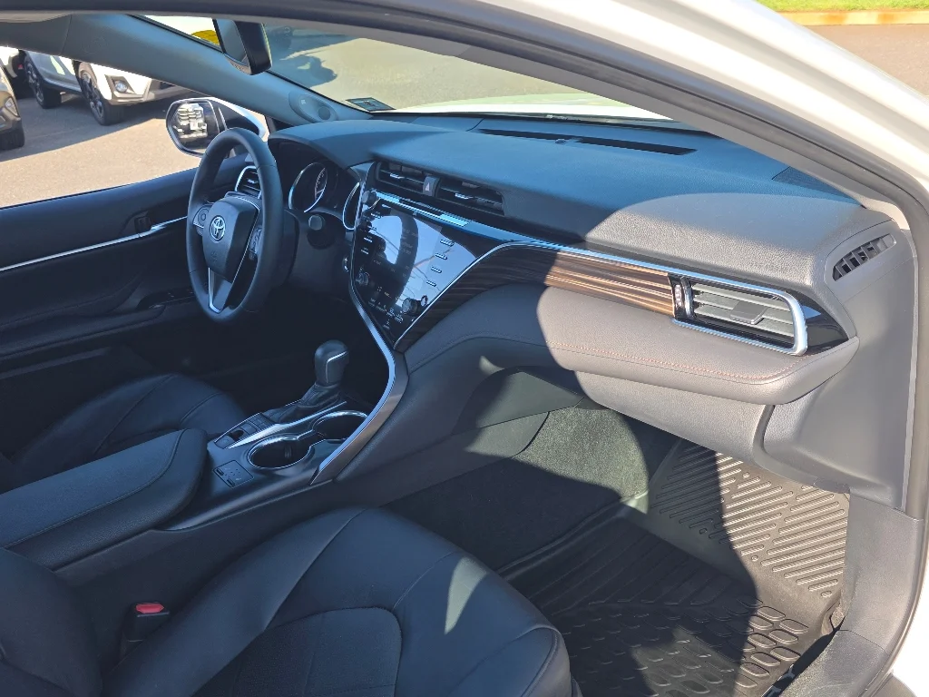 2018 Toyota Camry XLE - Photo 21
