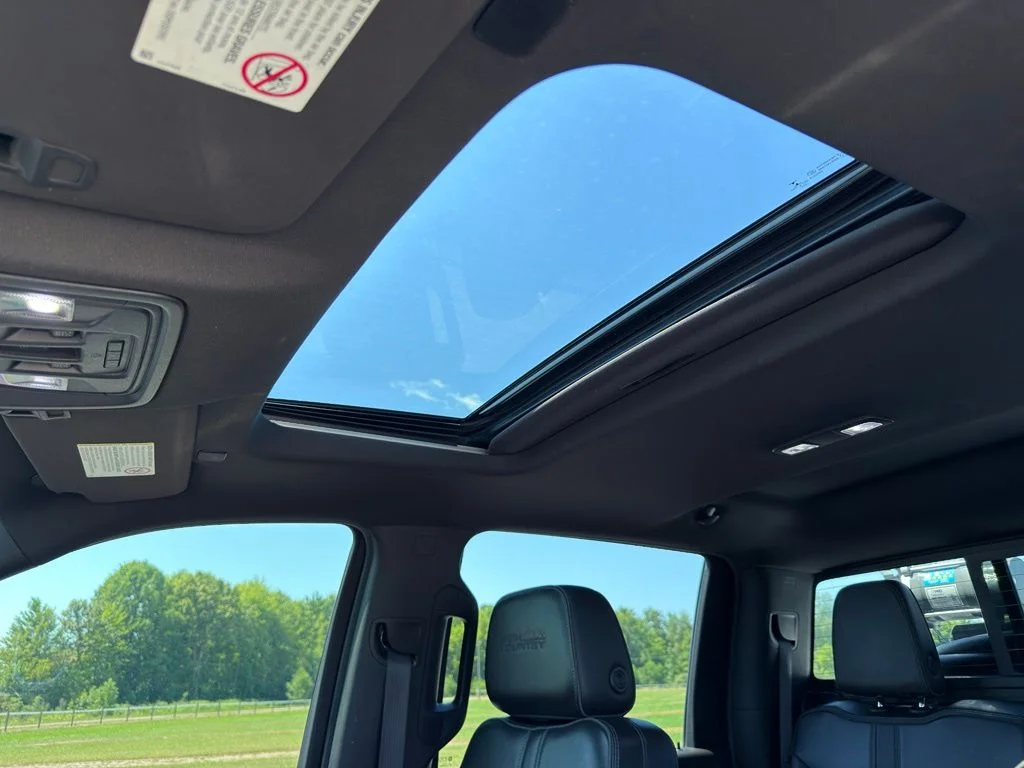 Used 2022 Black Chevrolet High Country image 3