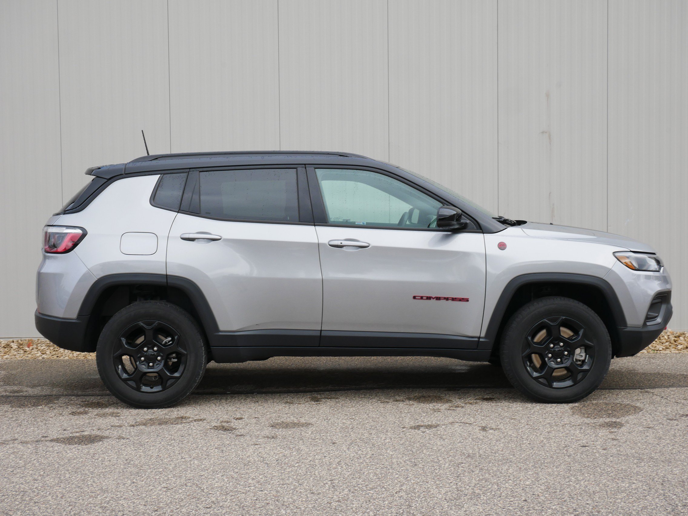Used 2023 Billet Silver Metallic Clearcoat Jeep Trailhawk image 6