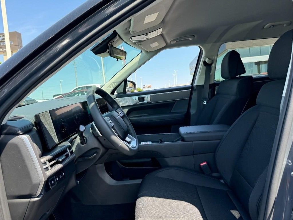 2025 Hyundai Santa Fe SE - Photo 13