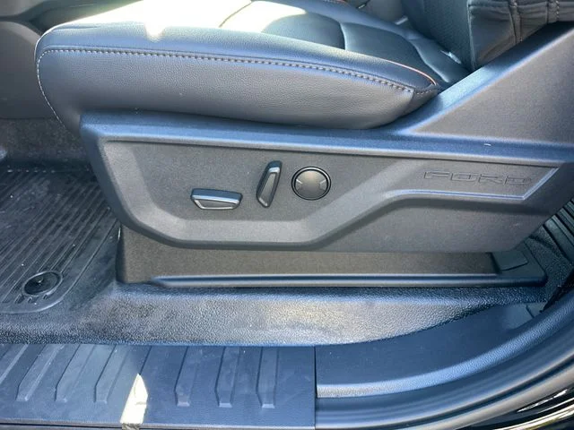 New 2026 Agate Black Metallic Ford F-350® Lariat® image 31