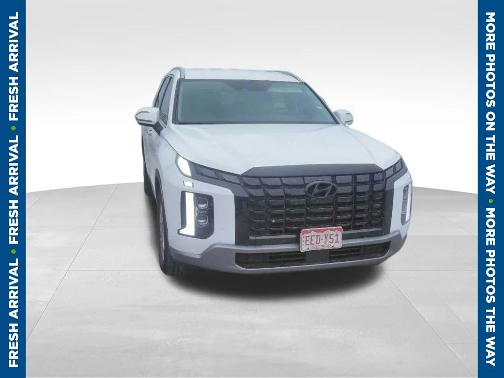 Certified Used 2025 White Hyundai SEL image 1