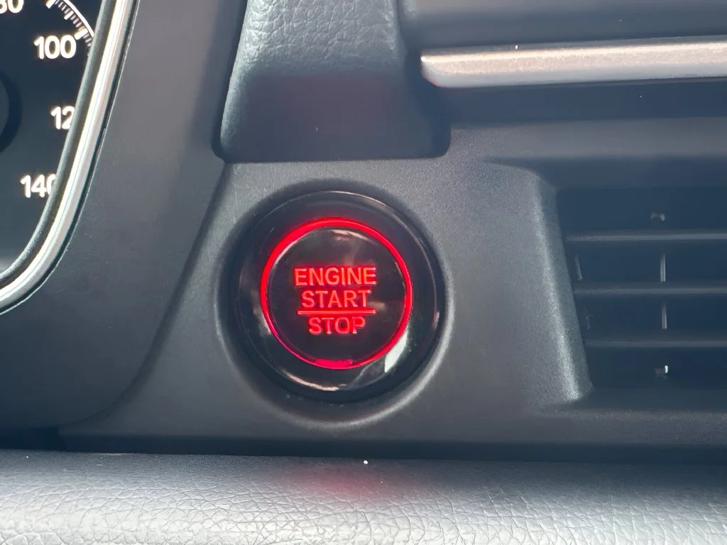 Used 2025 Red Honda Touring image 17