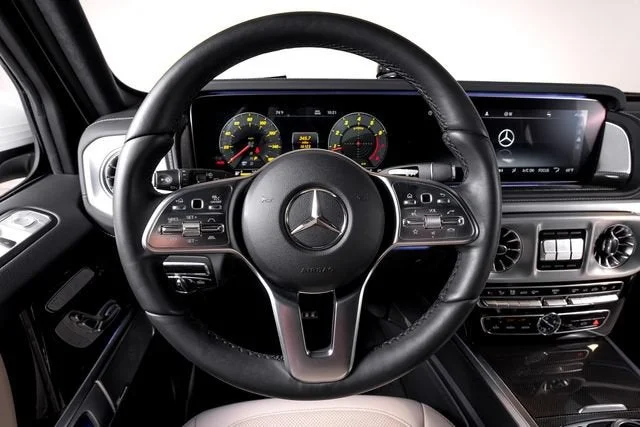 Used 2024 MANUFAKTUR Moonlight White Metallic Mercedes-Benz G 550 image 36