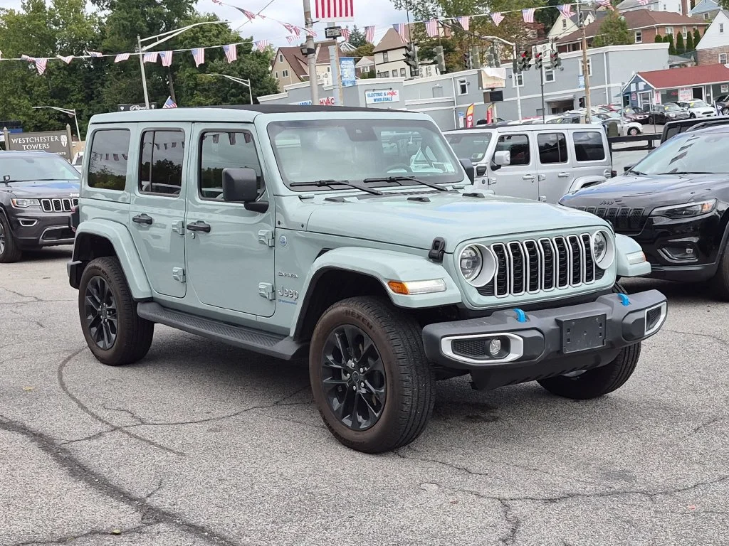 Used 2024  Jeep Sahara 4xe image 3