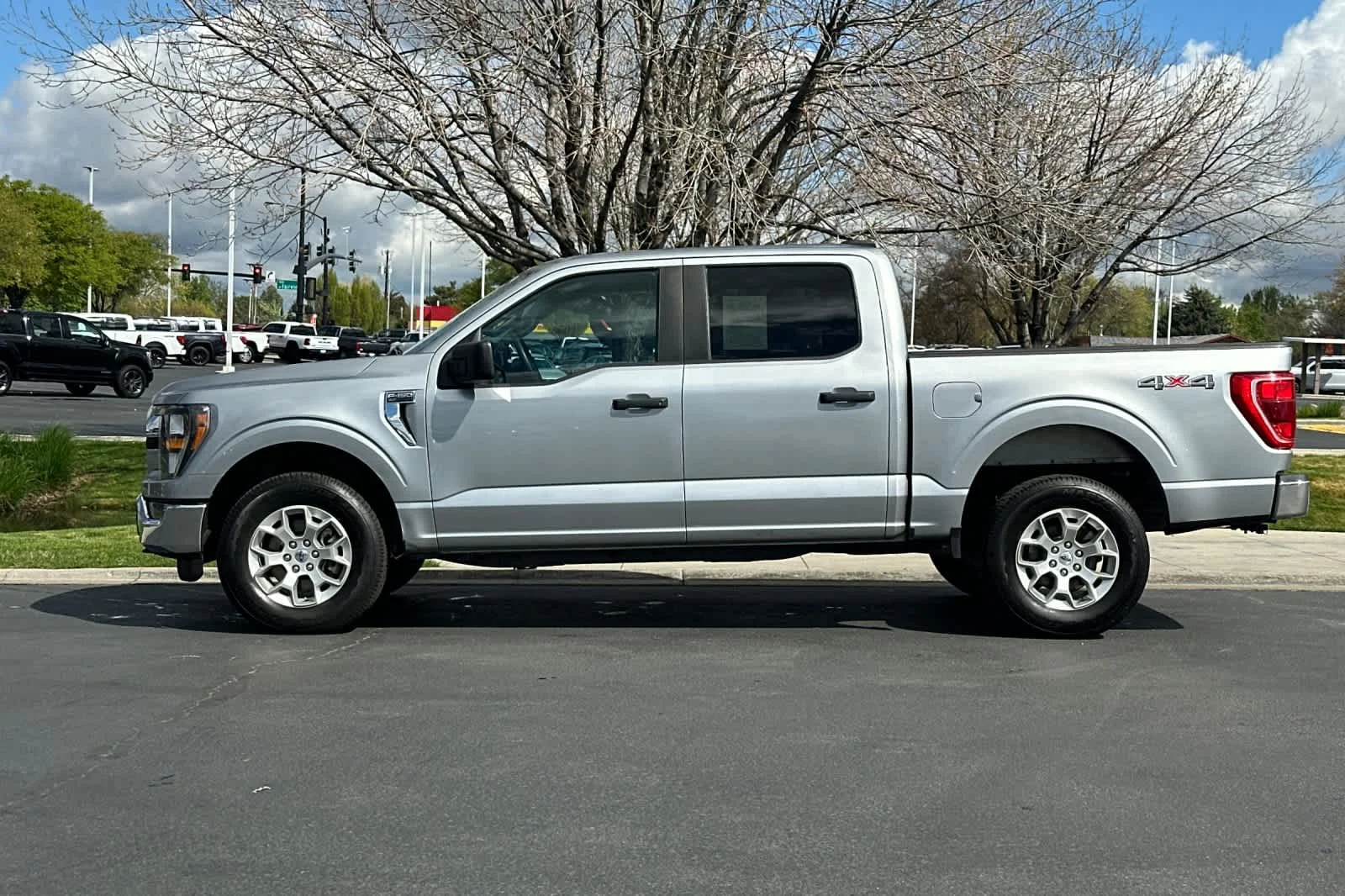 Used 2023 Iconic Silver Metallic Ford XLT image 5