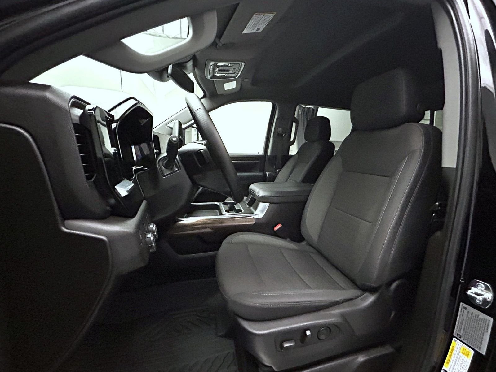 Used 2025 Black Chevrolet LT image 10