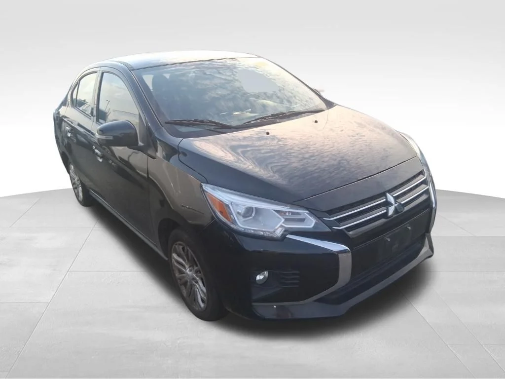 Used 2022 Black Mitsubishi SE image 3