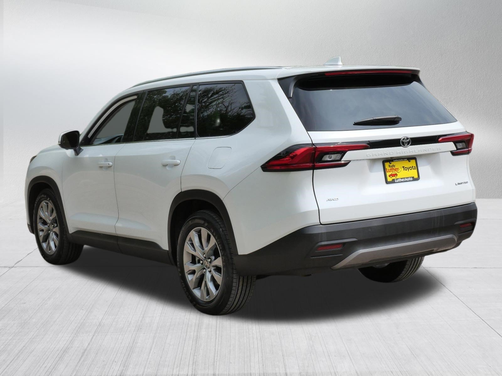 Certified Used 2024 Wind Chill Pearl Toyota Limited image 6