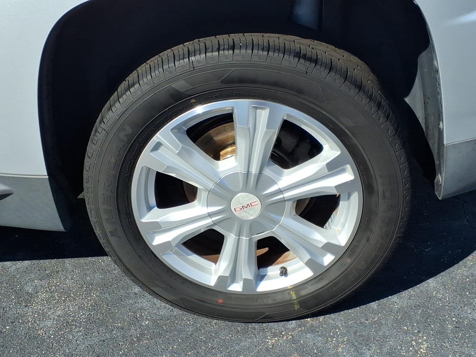 Used 2017 Quicksilver Metallic GMC SLE image 12