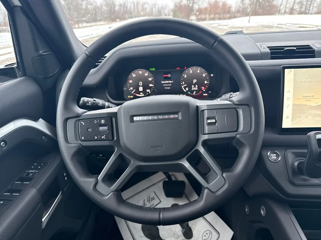 2025 Land Rover Defender X-Dynamic SE - Photo 17