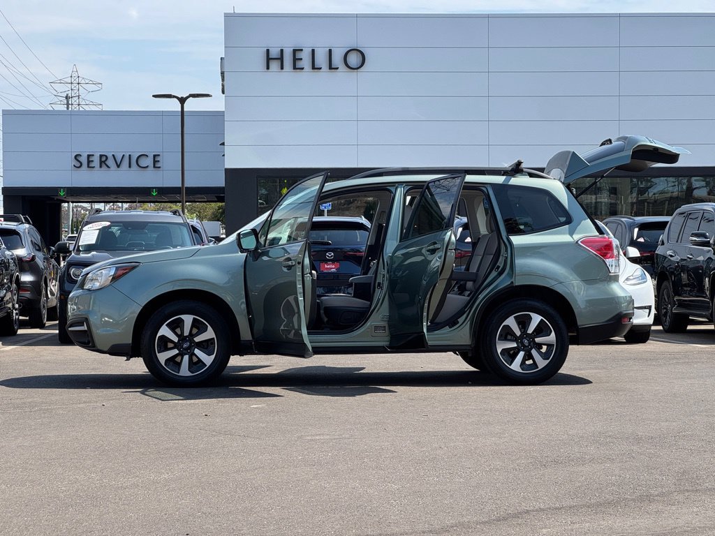 Used 2018 Green Metallic Subaru 2.5i Premium image 27