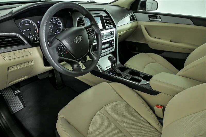 Used 2017 Phantom Black Hyundai  image 14