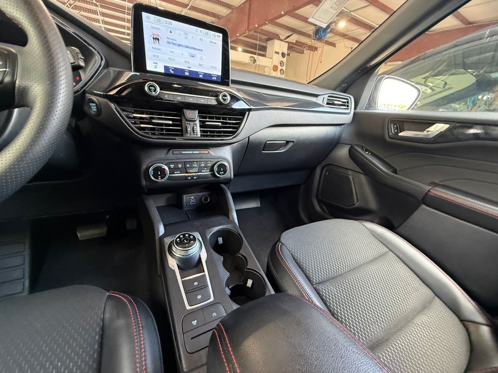 Used 2025 Gray Ford ST-Line image 15