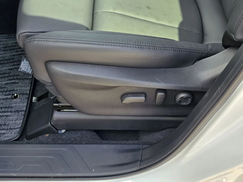 New 2026 CRYSTAL WHITE PEARL Subaru Touring 7-Passenger image 19