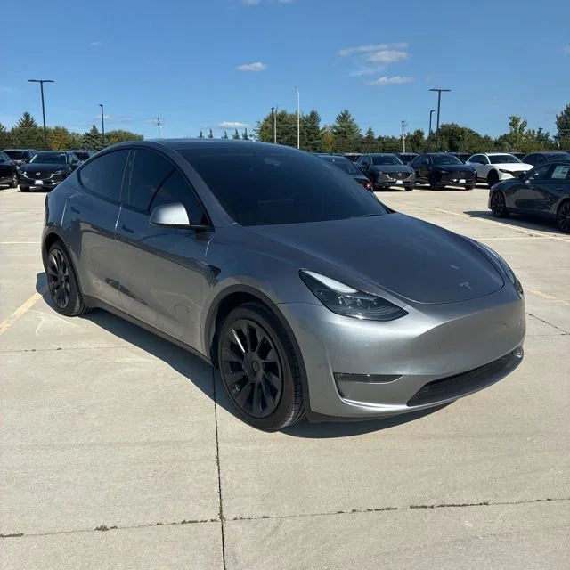 Used 2024 Stealth Gray Tesla Long Range image 3