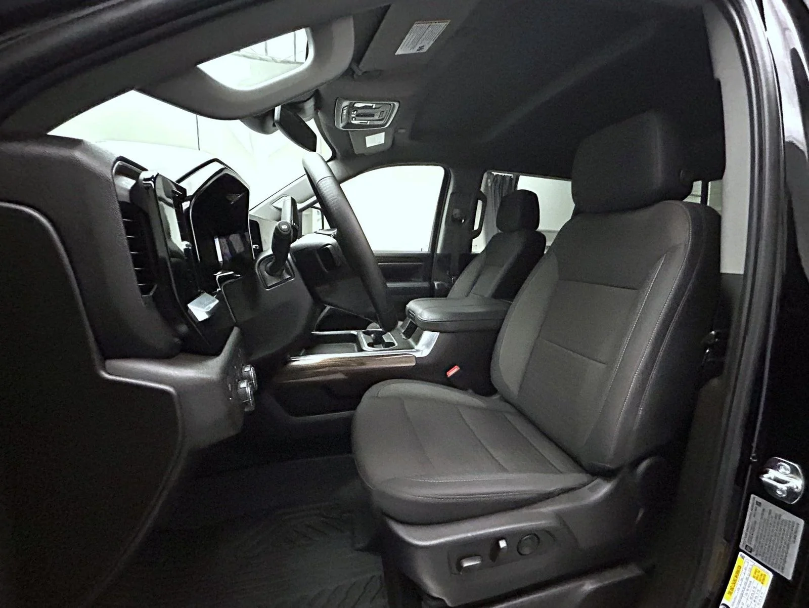 Used 2025 Black Chevrolet LT image 10