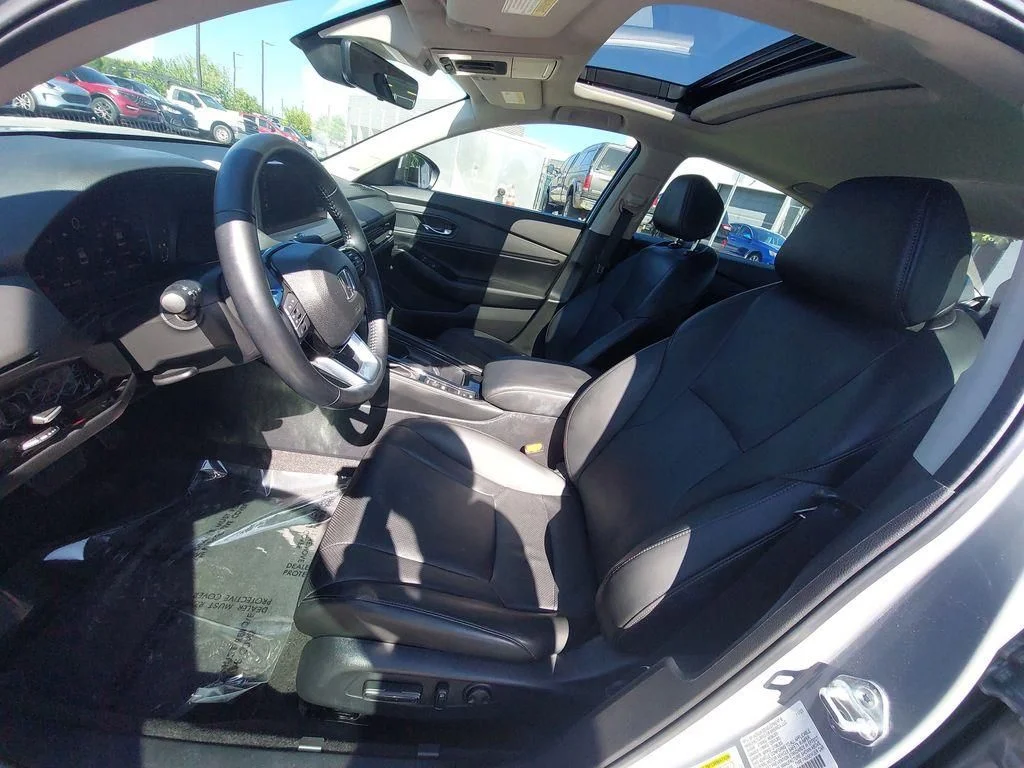 Used 2024  Honda Touring image 14