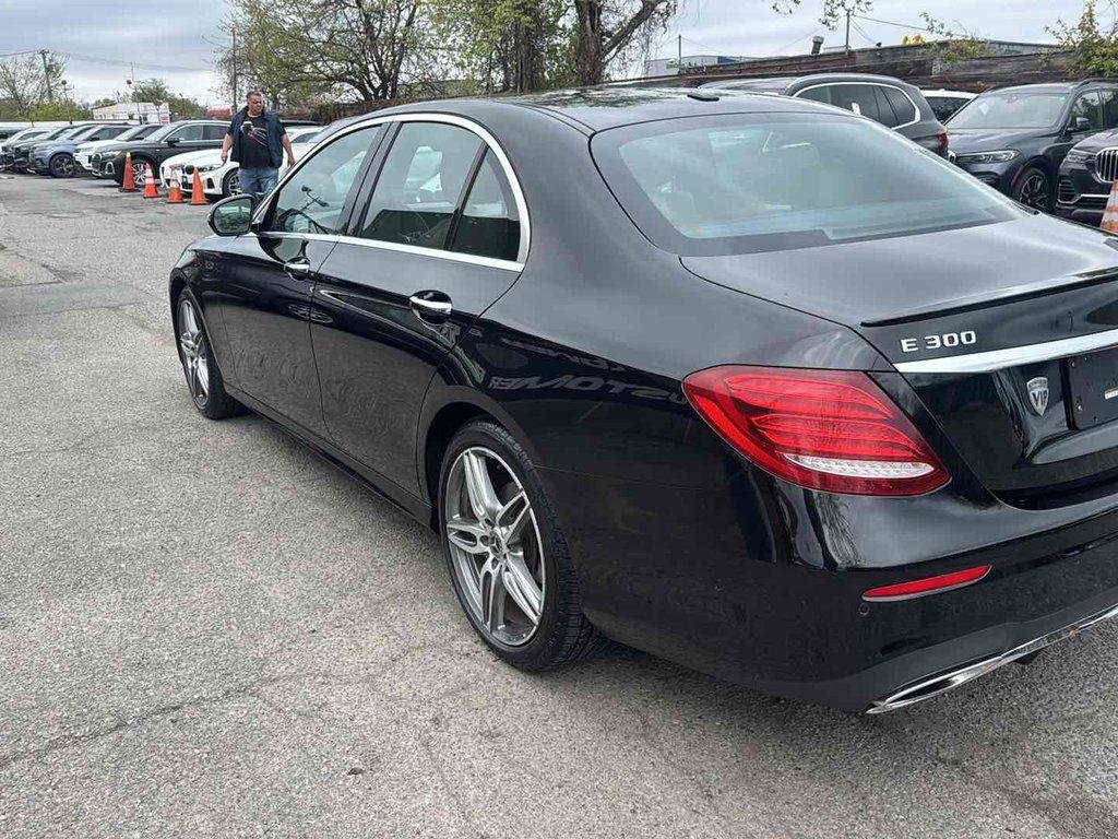 Used 2018 Black Mercedes-Benz 4MATIC® image 6