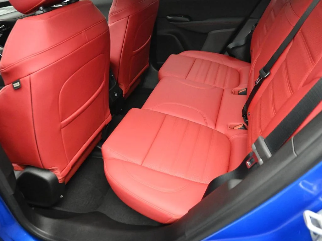 New 2026 Misano Blue Metallic Exterior Paint Alfa Romeo Base image 20