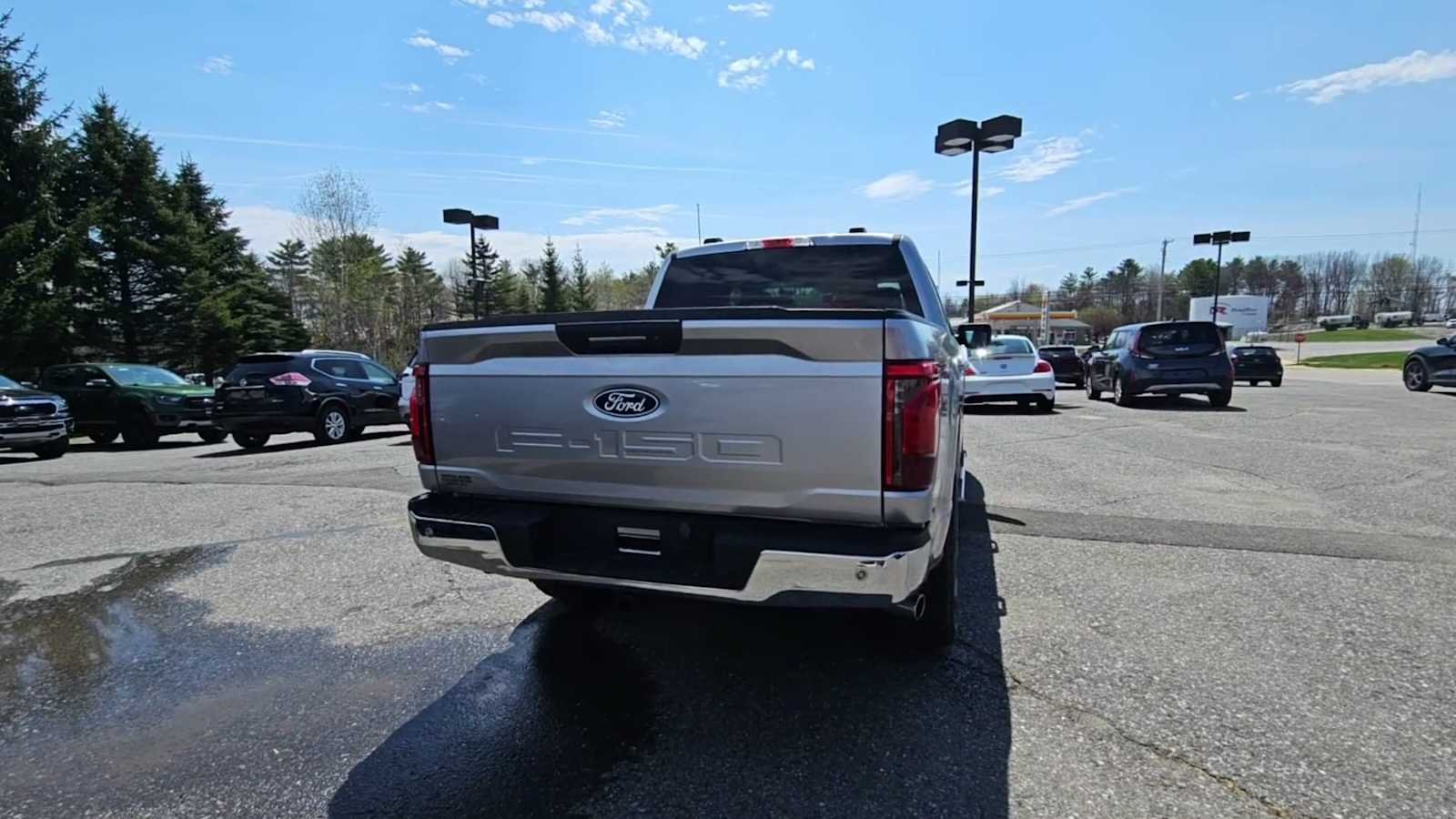 Used 2024 Iconic Silver Ford XLT image 9