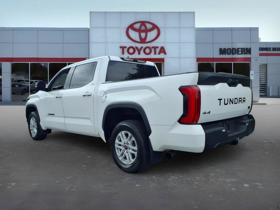 Used 2023 Ice Cap Toyota SR5 image 4