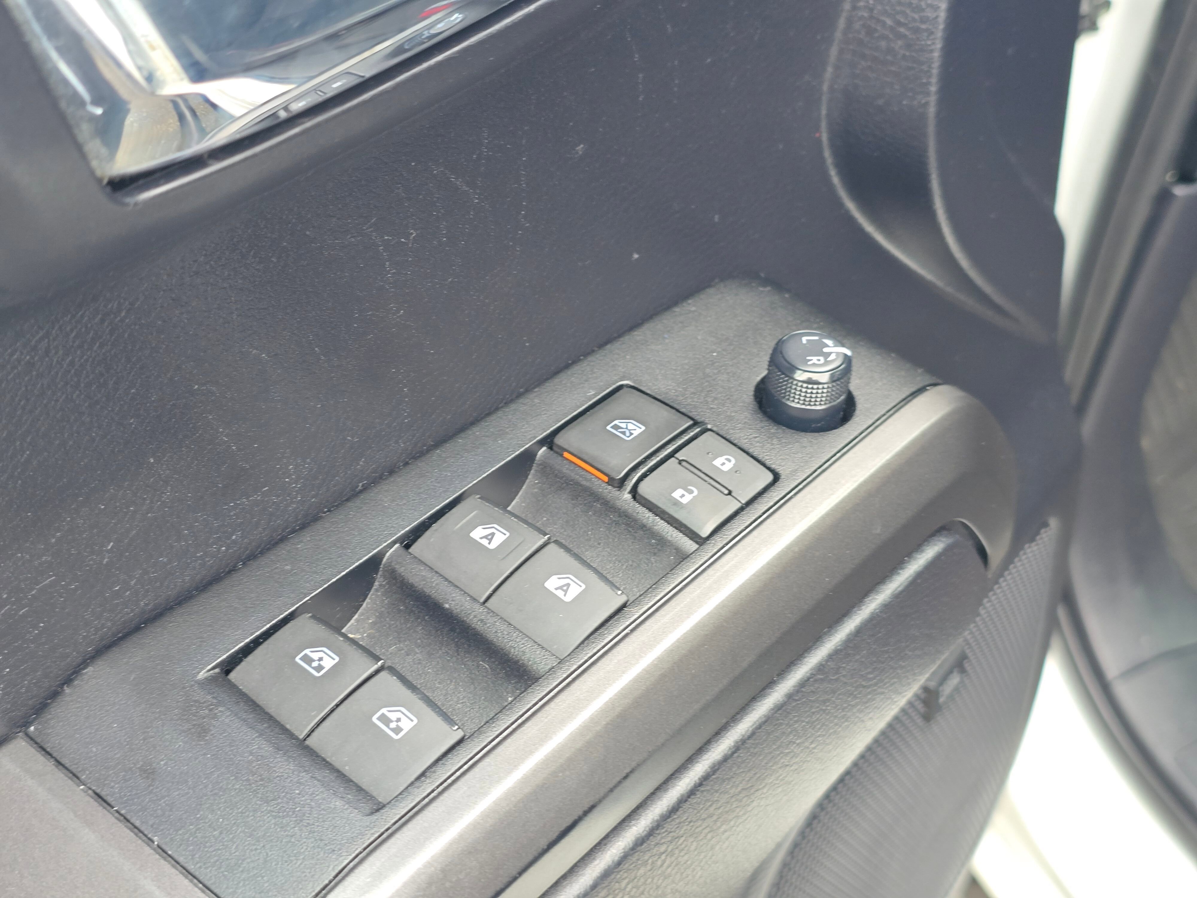 Used 2021  Toyota SR image 24