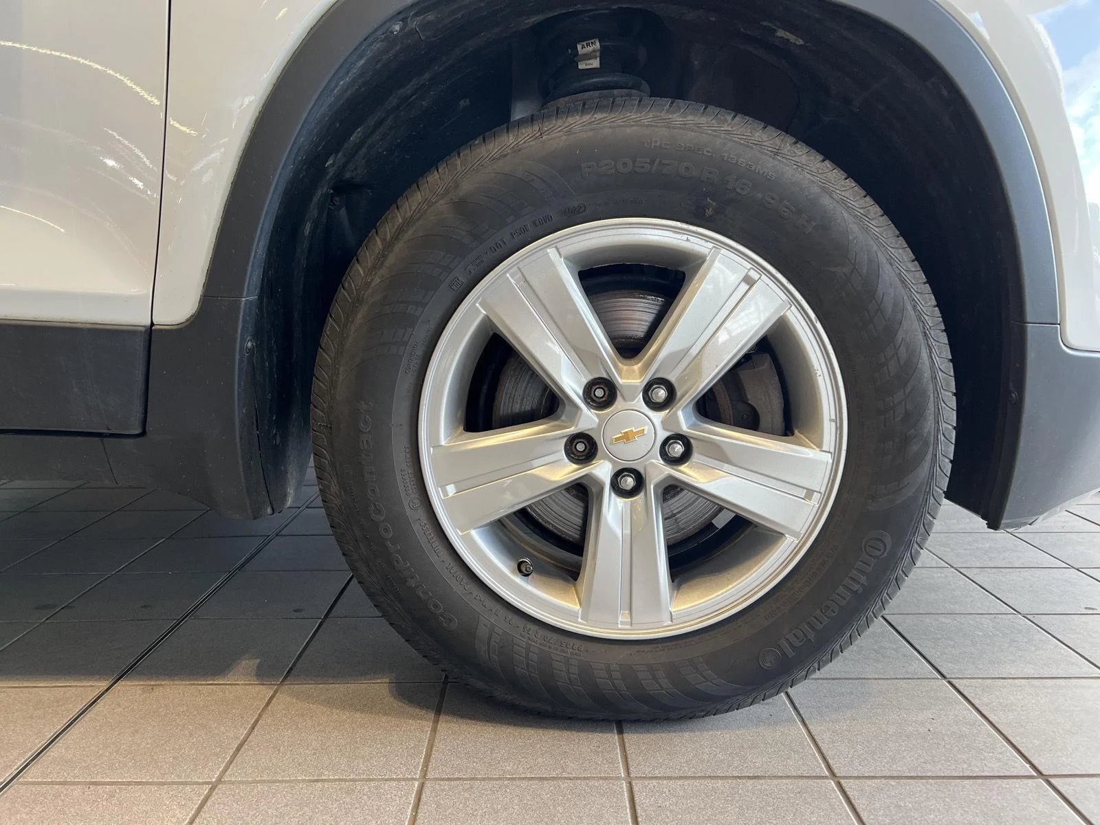Used 2020 Summit White Chevrolet LS image 30