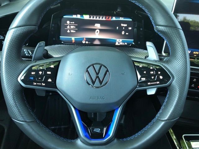 Used 2025  Volkswagen 2.0T image 25