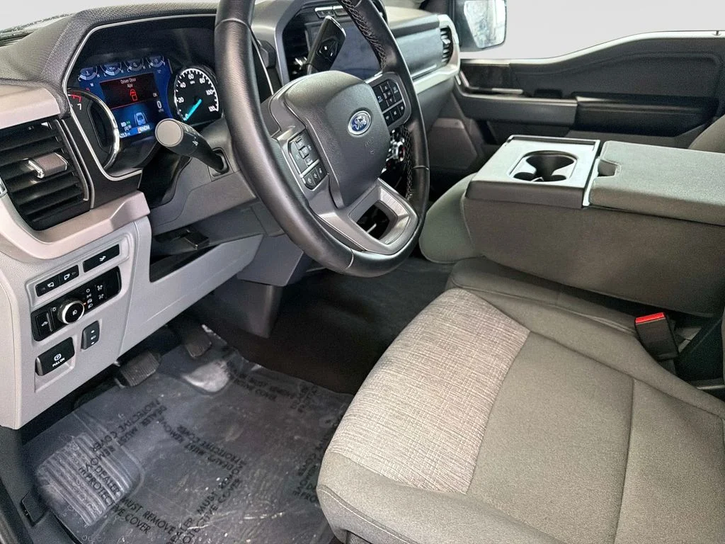Used 2023 Oxford White Ford XLT image 22