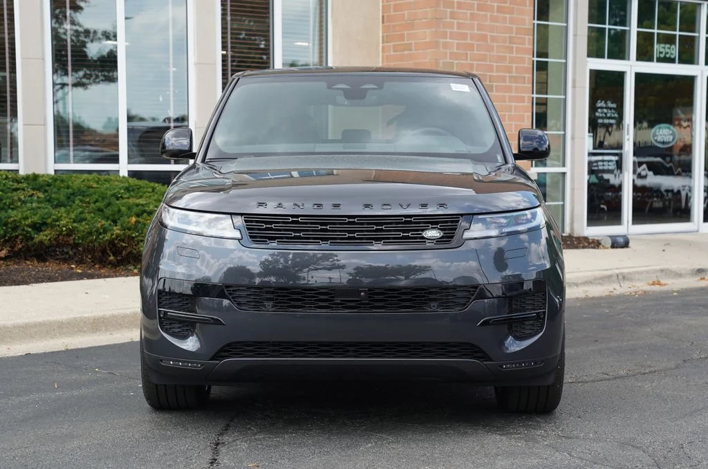 New 2026 Carpathian Grey Land Rover SE image 4