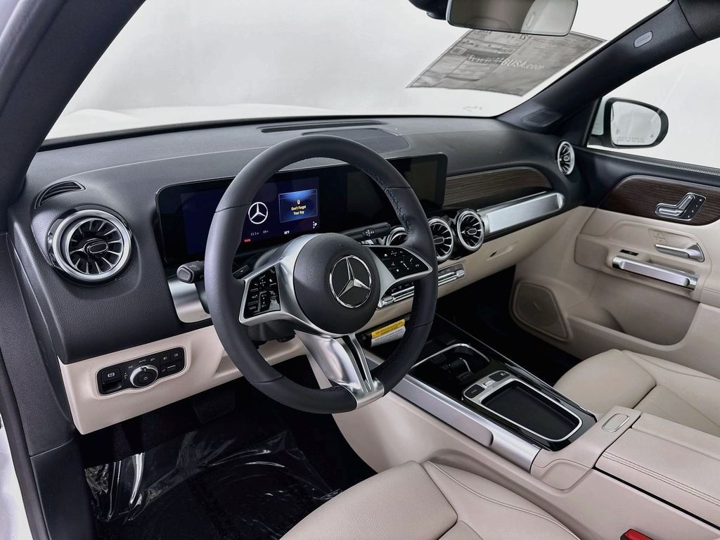 New 2026 Polar White Mercedes-Benz GLB 250 image 9