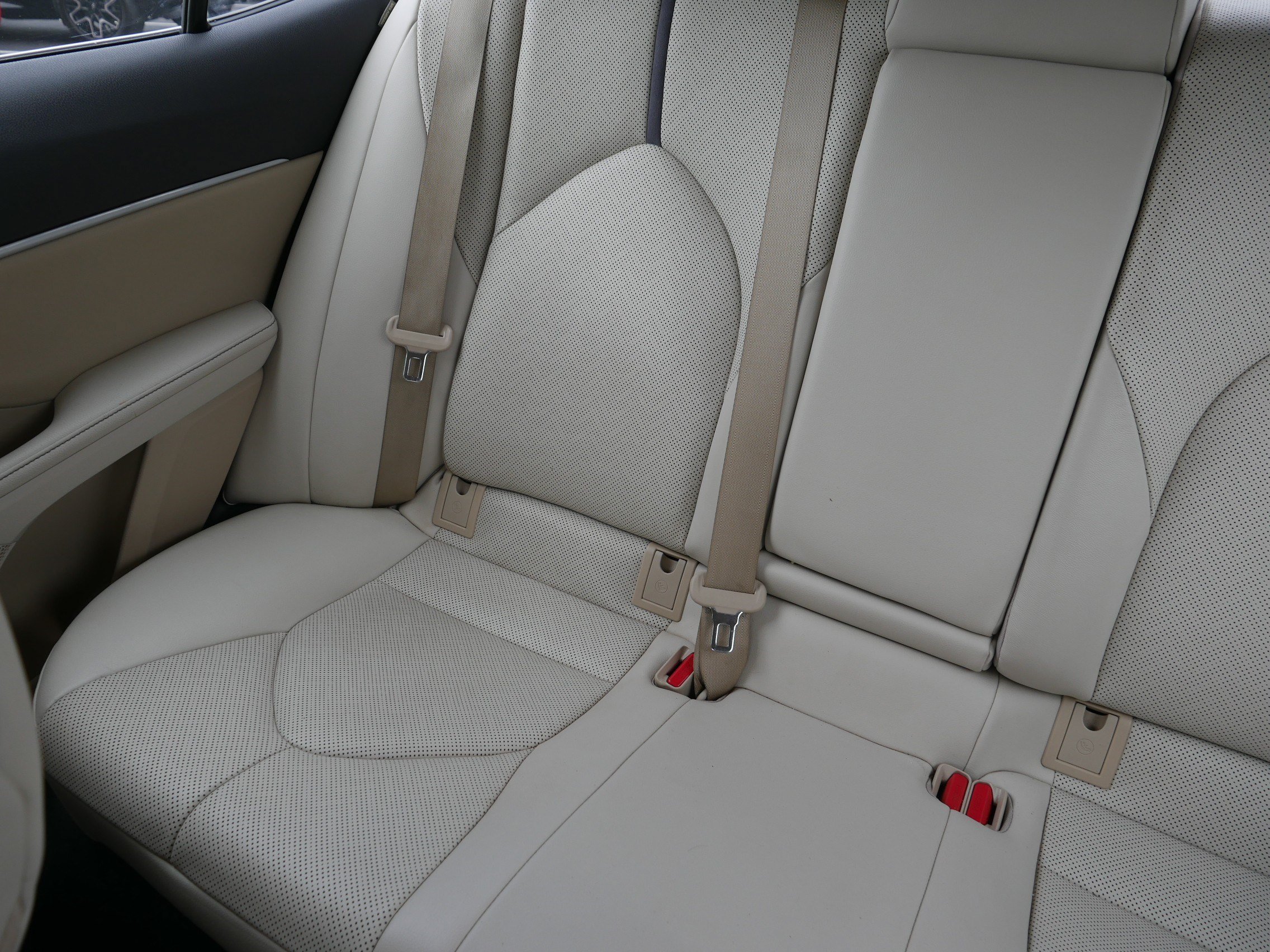 Used 2023 Wind Chill Pearl Toyota XLE image 12