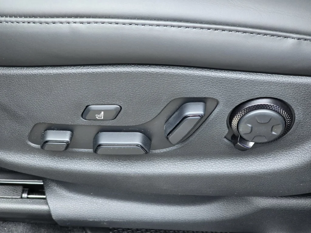 New 2027 Black Genesis 3.5T e-SC image 18