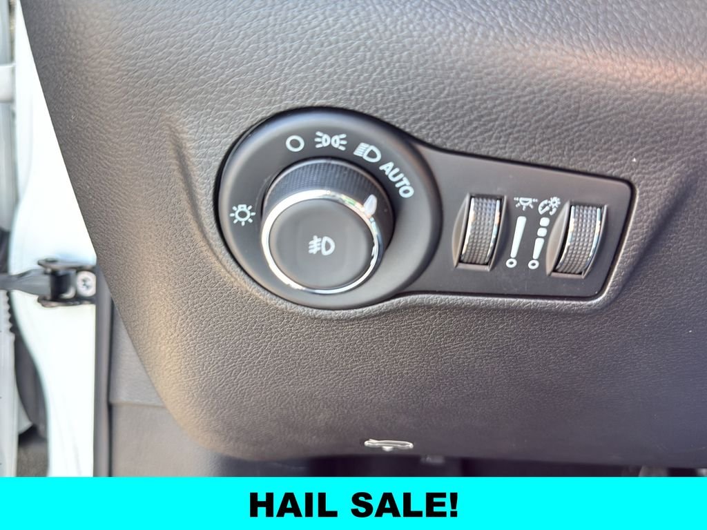 Used 2023 White Jeep Limited image 18