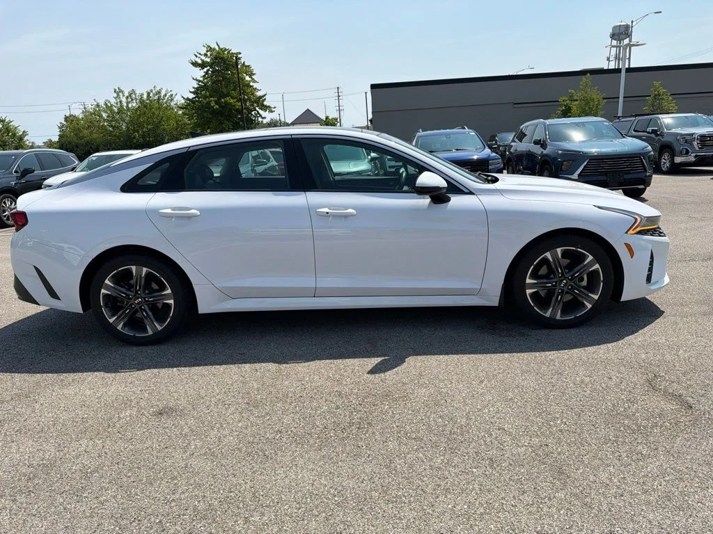 Used 2021 White Kia EX image 8
