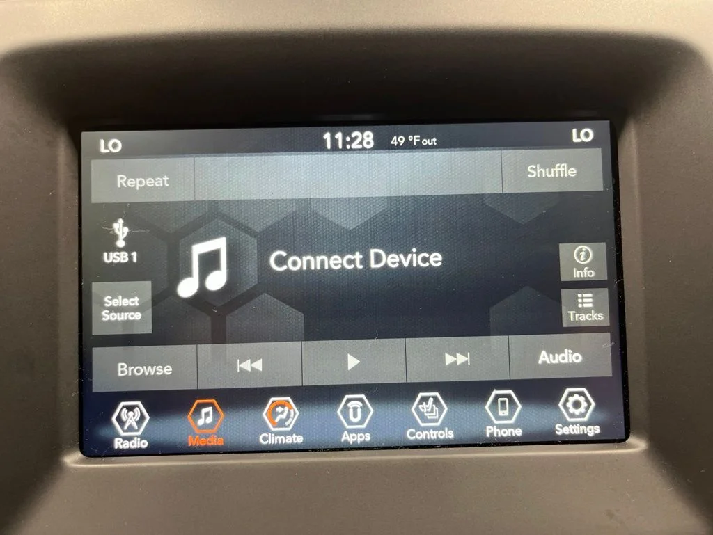 Used 2019 White Clearcoat Jeep Latitude image 26