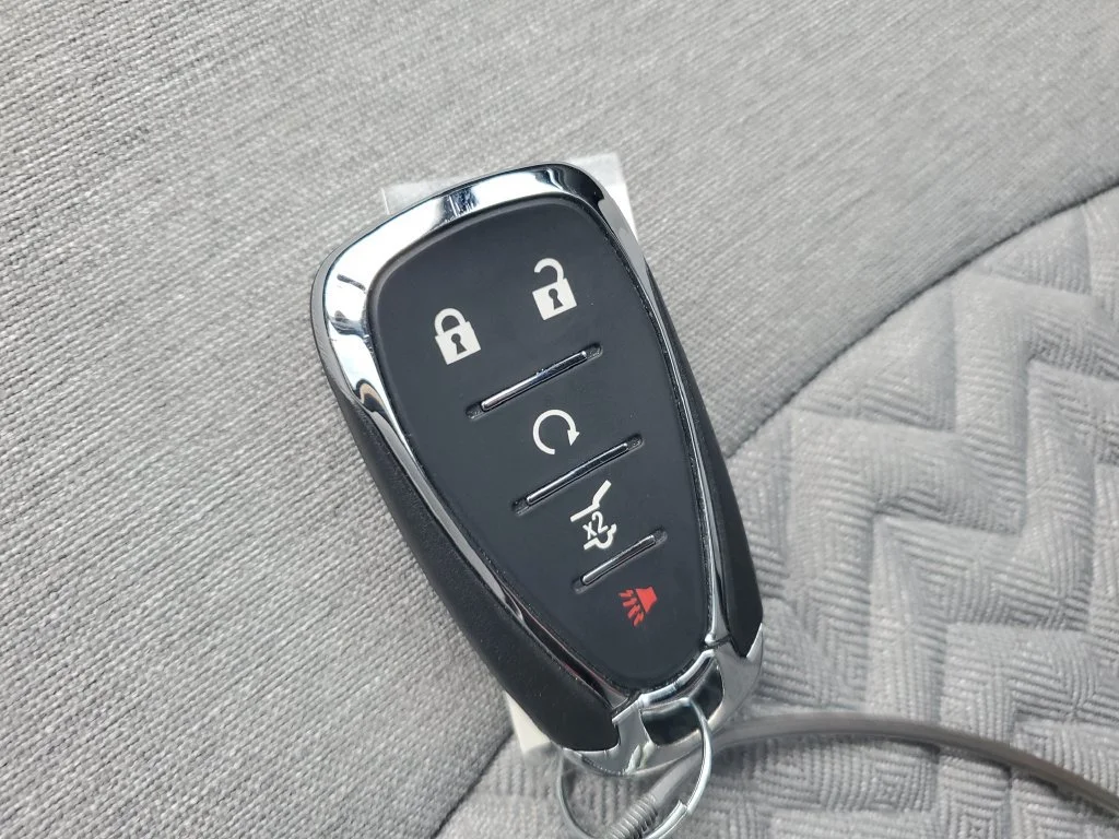 Used 2024 Summit White Chevrolet LT image 27