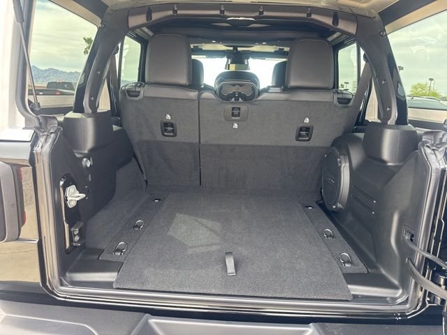 New 2026 Black Clear-Coat Exterior Paint Jeep Rubicon X image 5