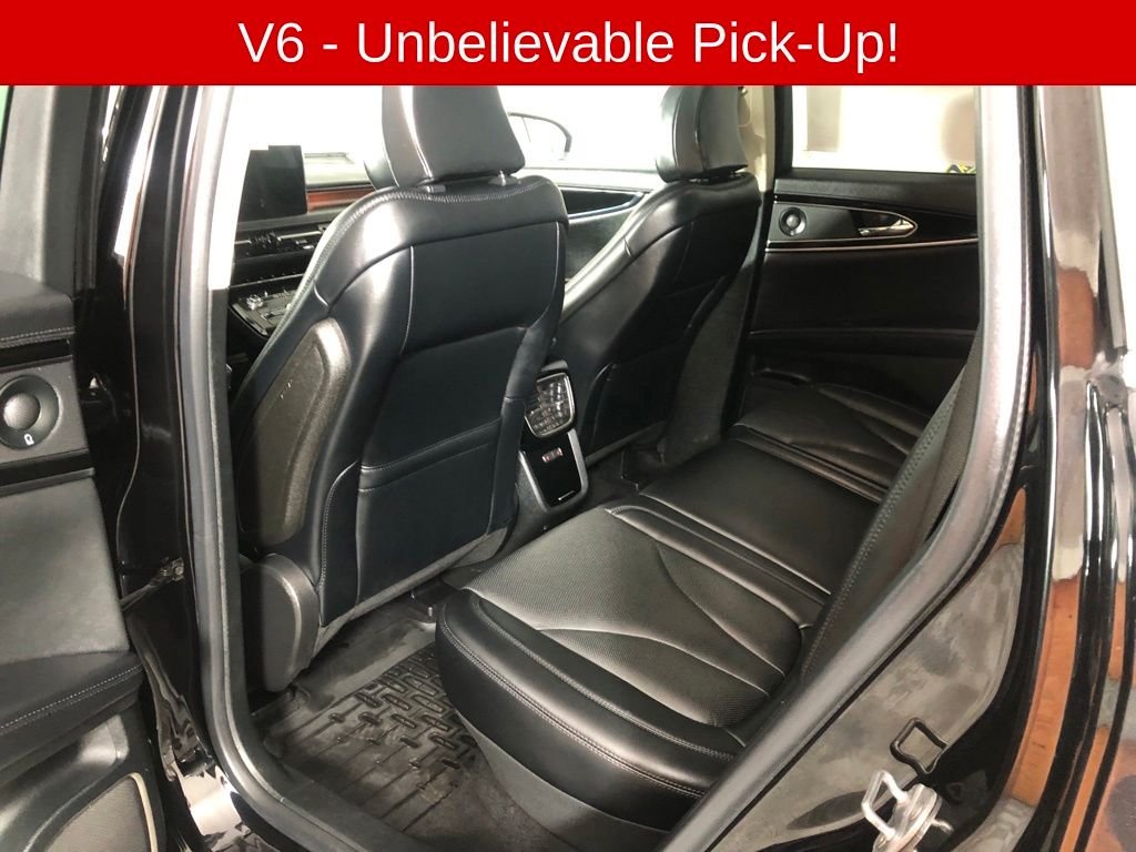 Used 2022 Black Lincoln Reserve image 12