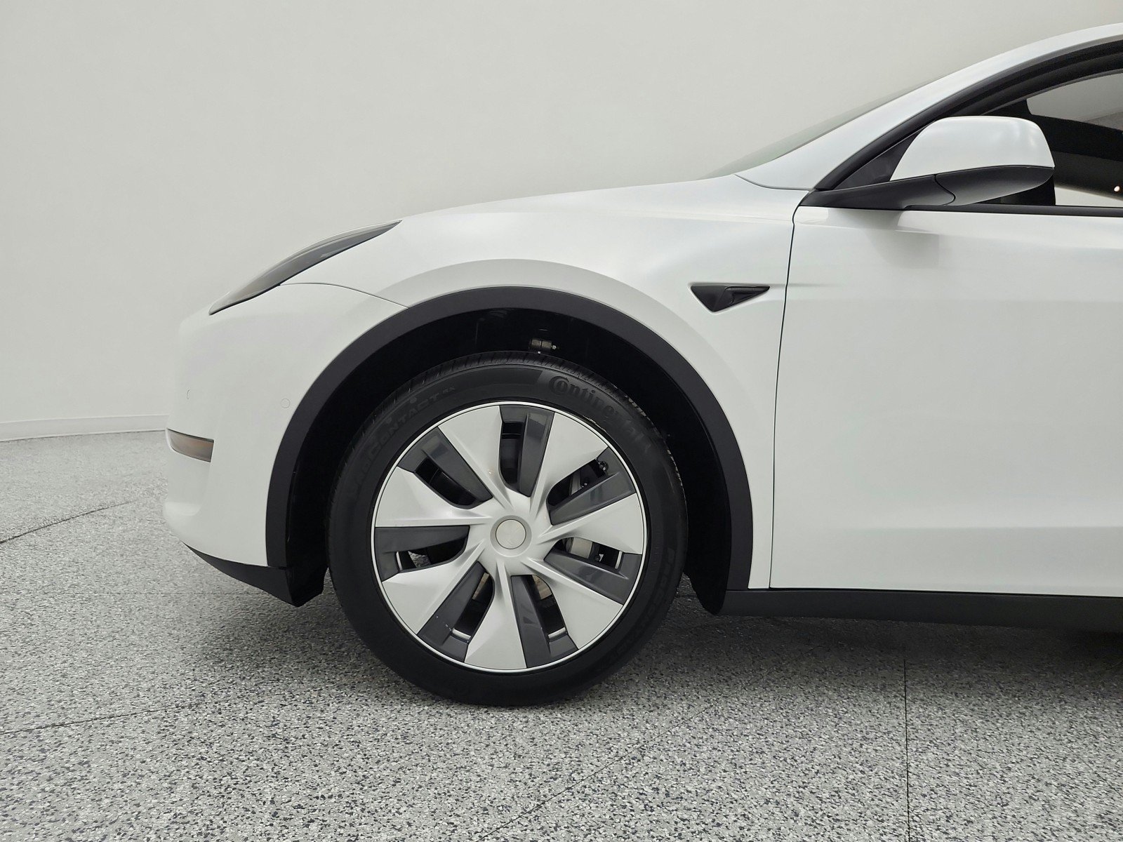 Used 2022 Pearl White Multi-Coat Tesla Long Range AWD image 16