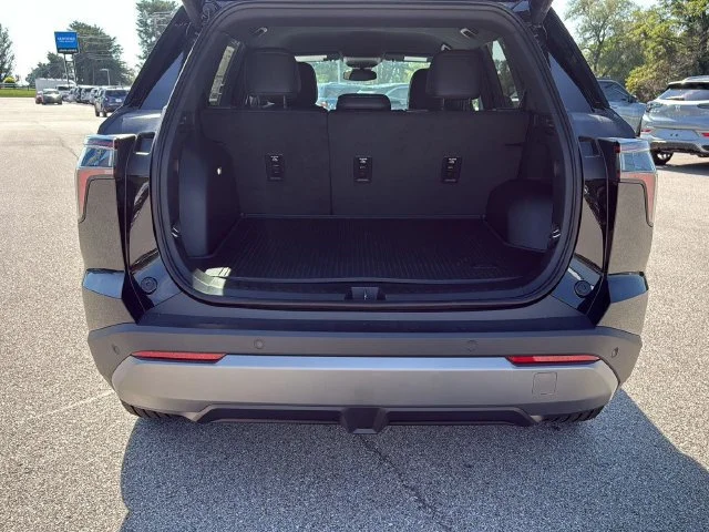 New 2027 Mosaic Black Metallic Chevrolet LT image 15