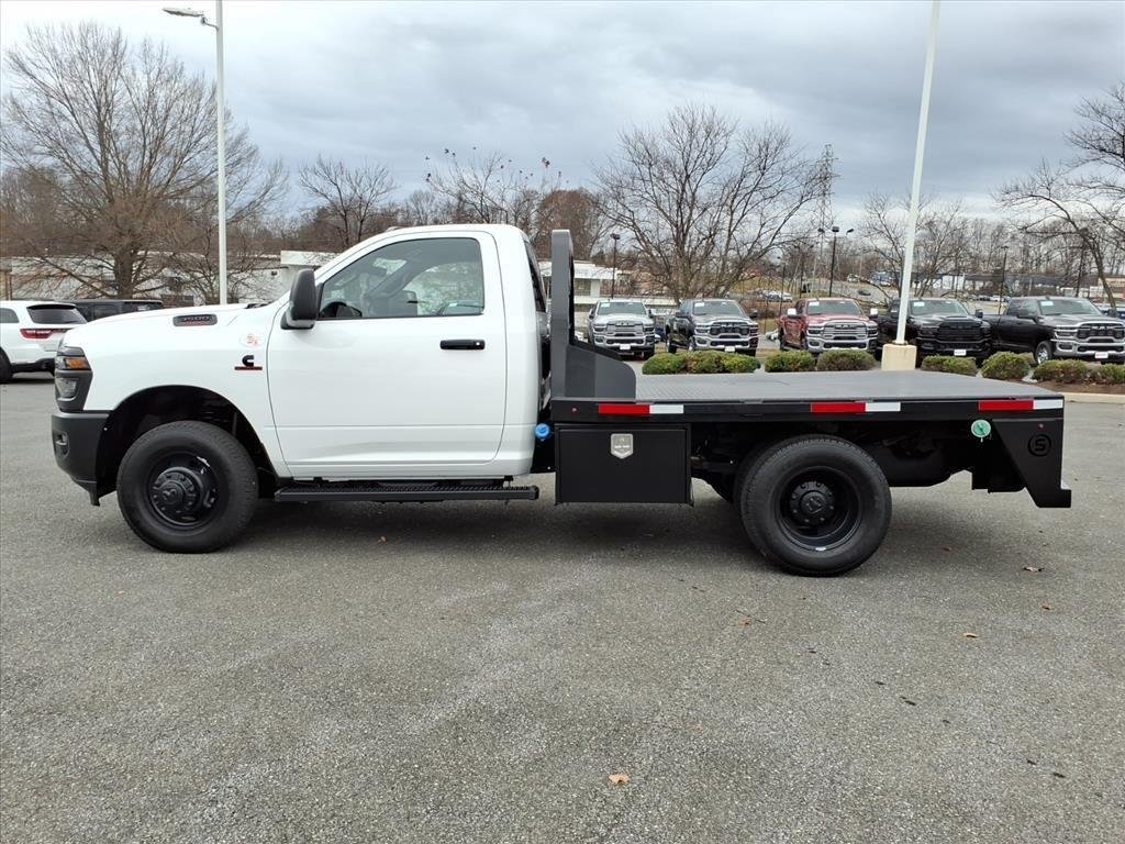 2026 RAM 3500 Chassis Tradesman - Photo 5