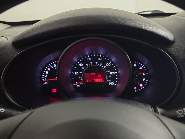 Used 2018 Green Kia Base image 15