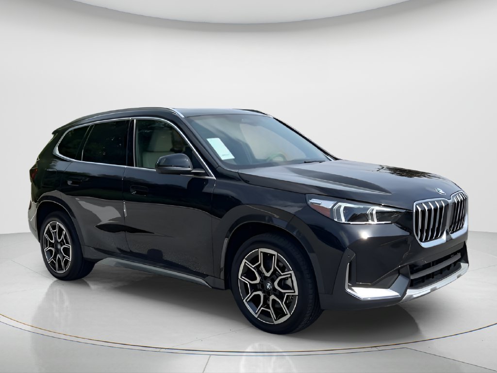 Used 2025 Black BMW xDrive28i image 3
