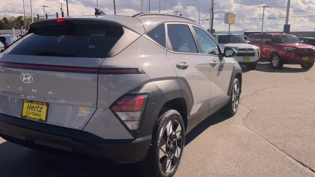 Used 2025 Gray Hyundai SEL image 11
